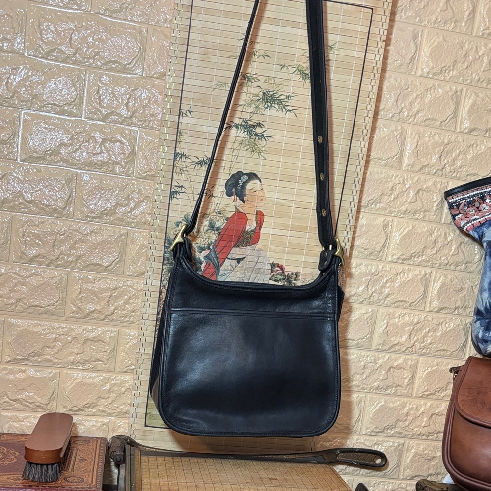 Coach Legacy Zip Black Vintage Leather Shoulder Bag 1997